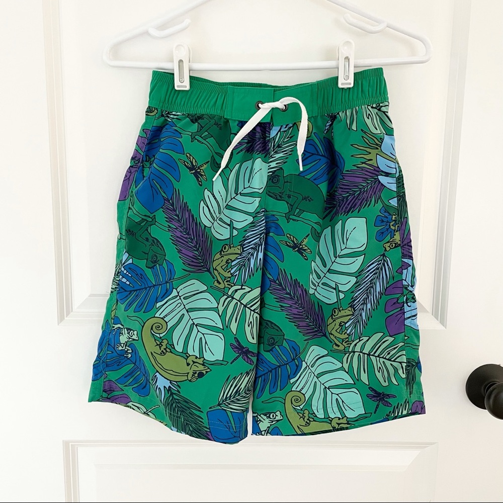 Hanna Andersson Sunblock Swim Trunks in Go Green